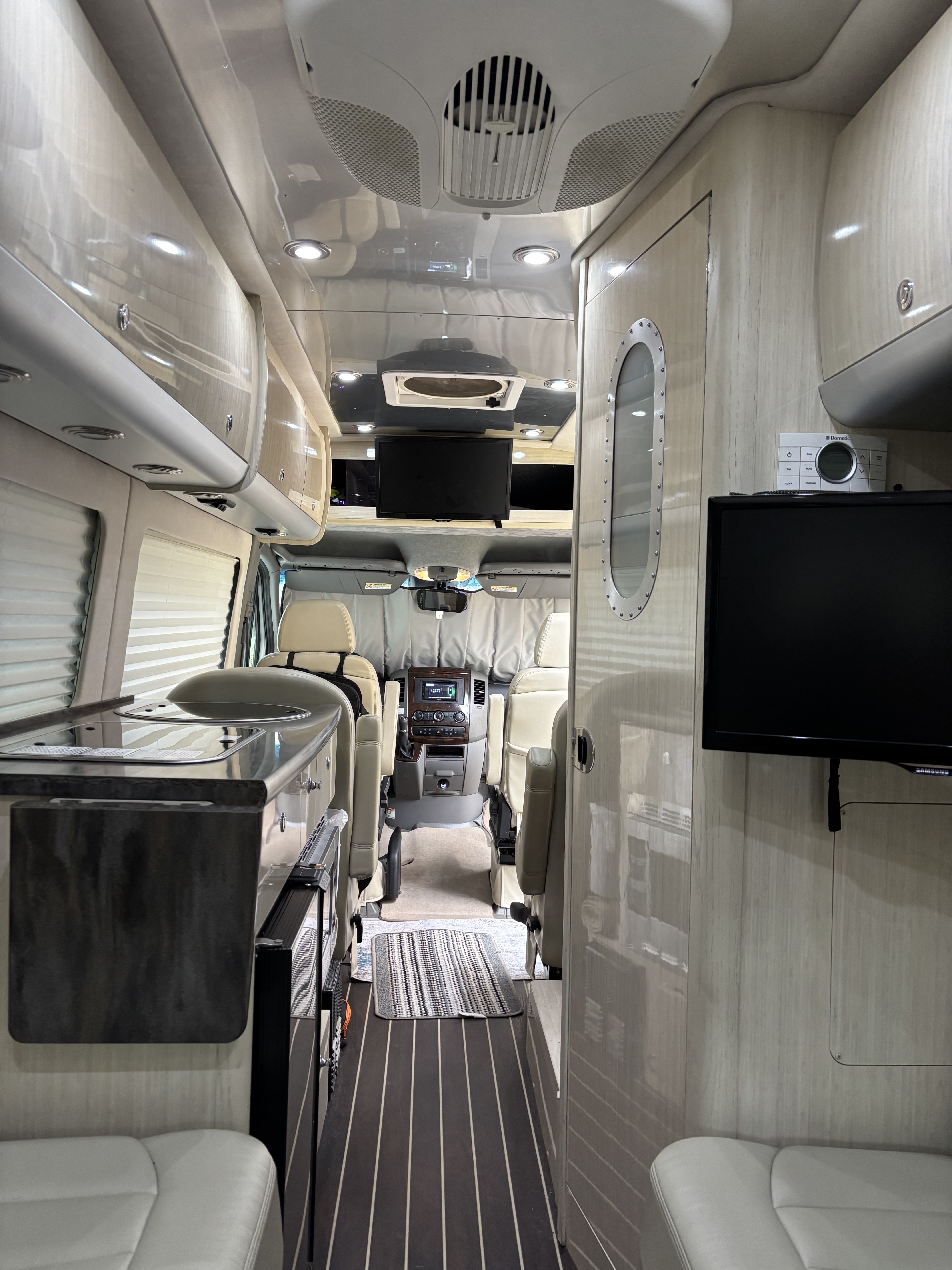2014 Airstream INTERSTATE GRAND TOUR EXT 3500 in jackson MS
