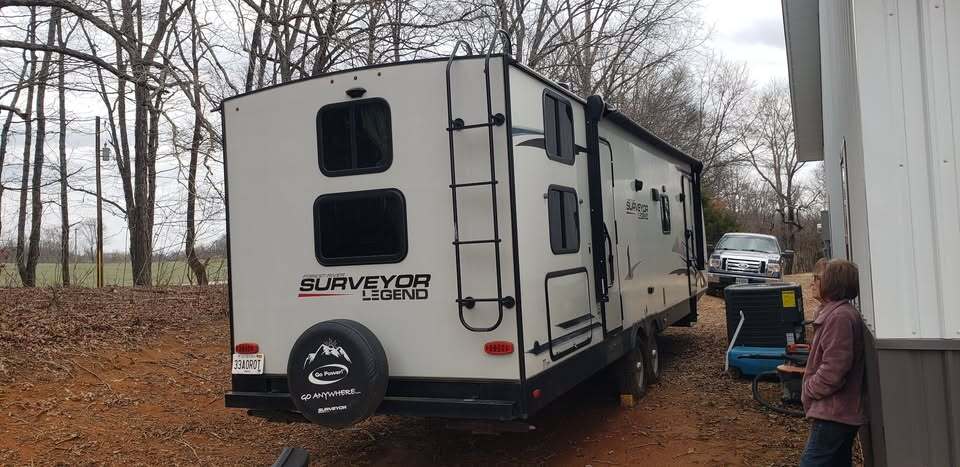 2021 Forest River SURVEYOR LEGEND 296QBLE in pulaski TN