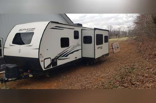 2021 Forest River SURVEYOR LEGEND 296QBLE in pulaski TN