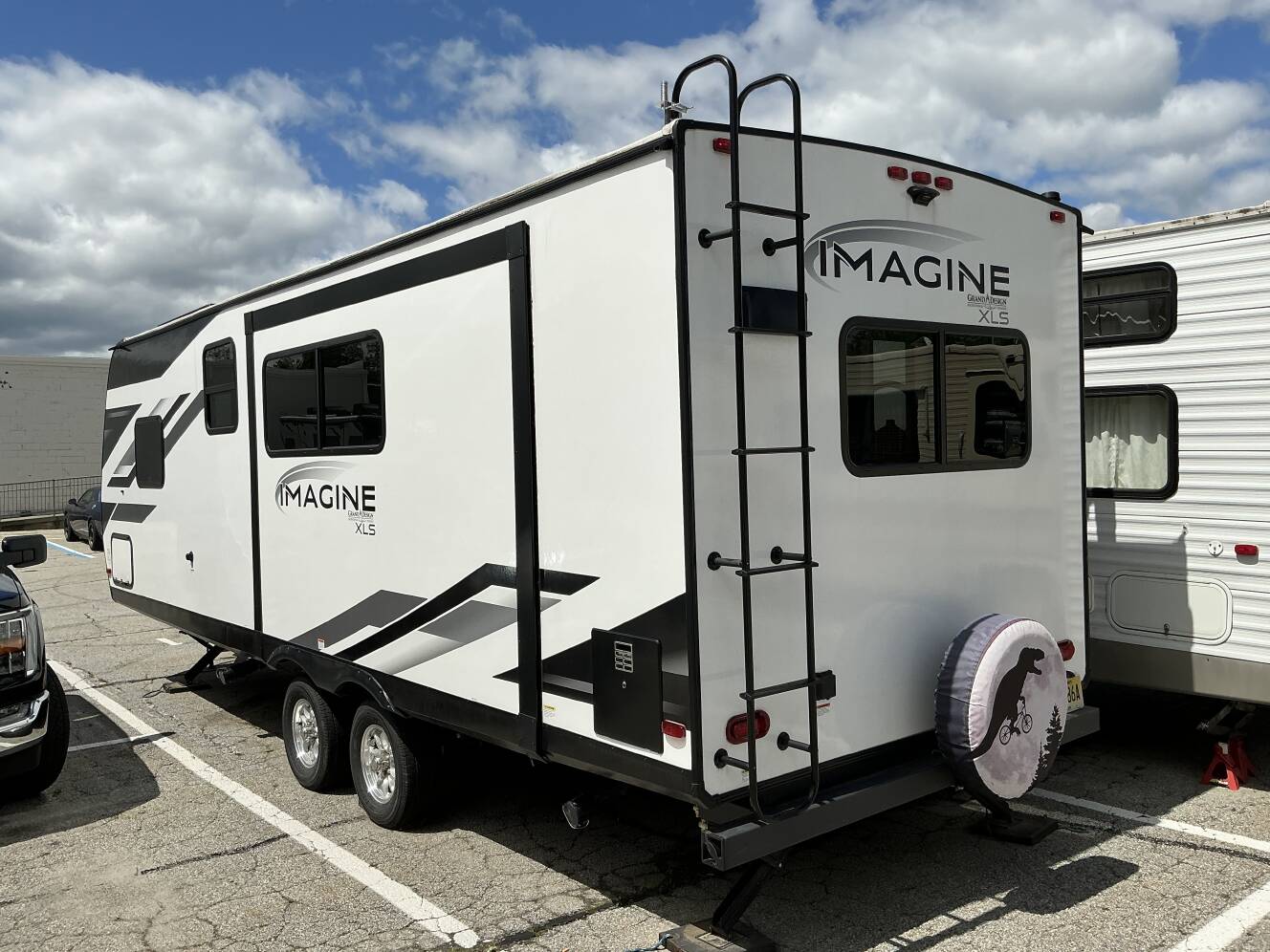 A photo of this 2022 Grand Design IMAGINE XLS 24LDE