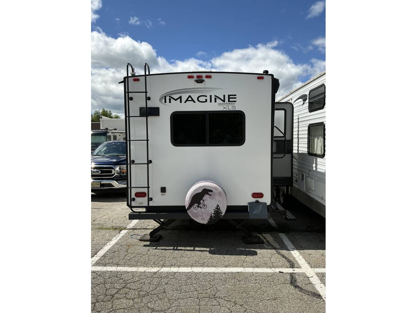 A photo of this 2022 Grand Design IMAGINE XLS 24LDE