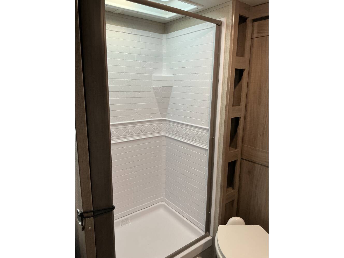 A photo of this 2022 Grand Design IMAGINE XLS 24LDE