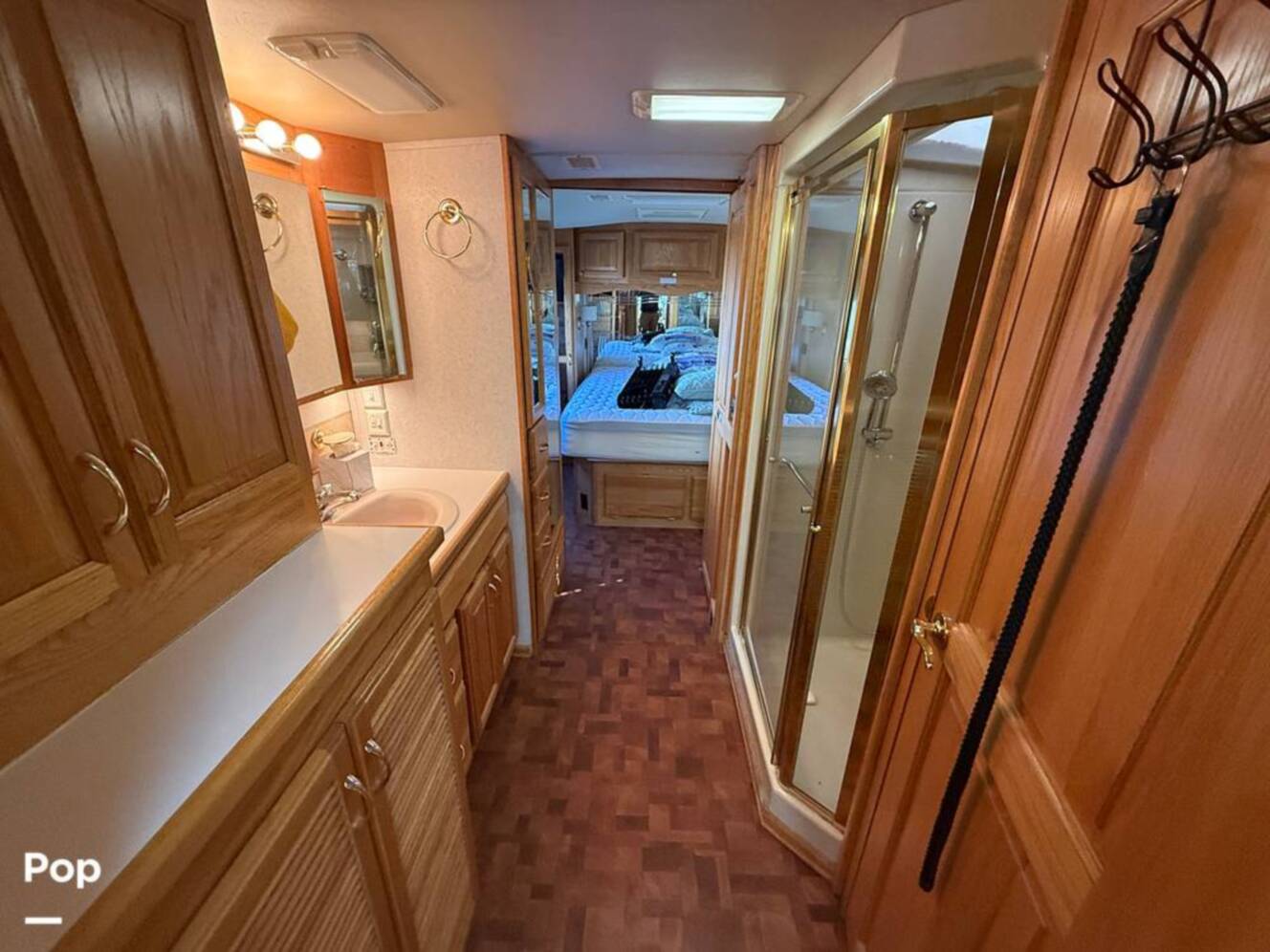A photo of this 2006 Airstream Skydeck XL XL390