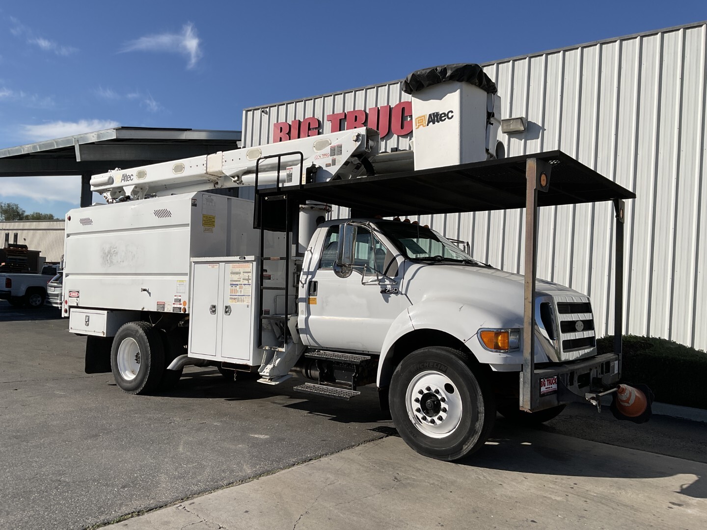 2013 ALTEC LR756 in Fontana, CA