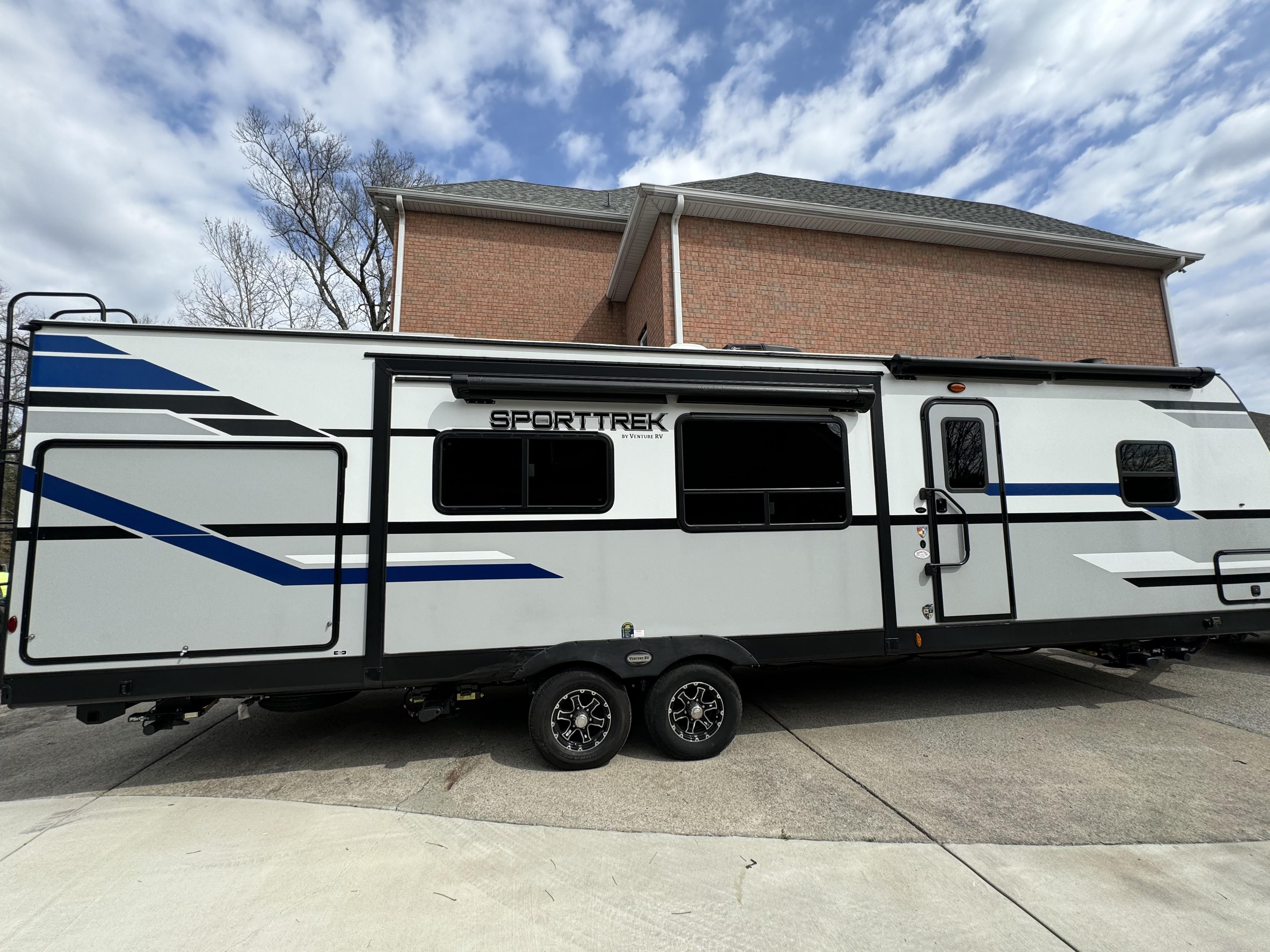 2022 Venture Rv SPORTTREK 327 VIK RV