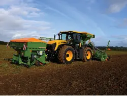 2026 JCB Fastrac 4220