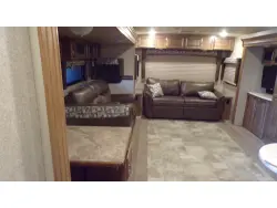 2017 FOREST RIVER 2906