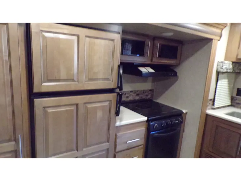 2017 FOREST RIVER 2906