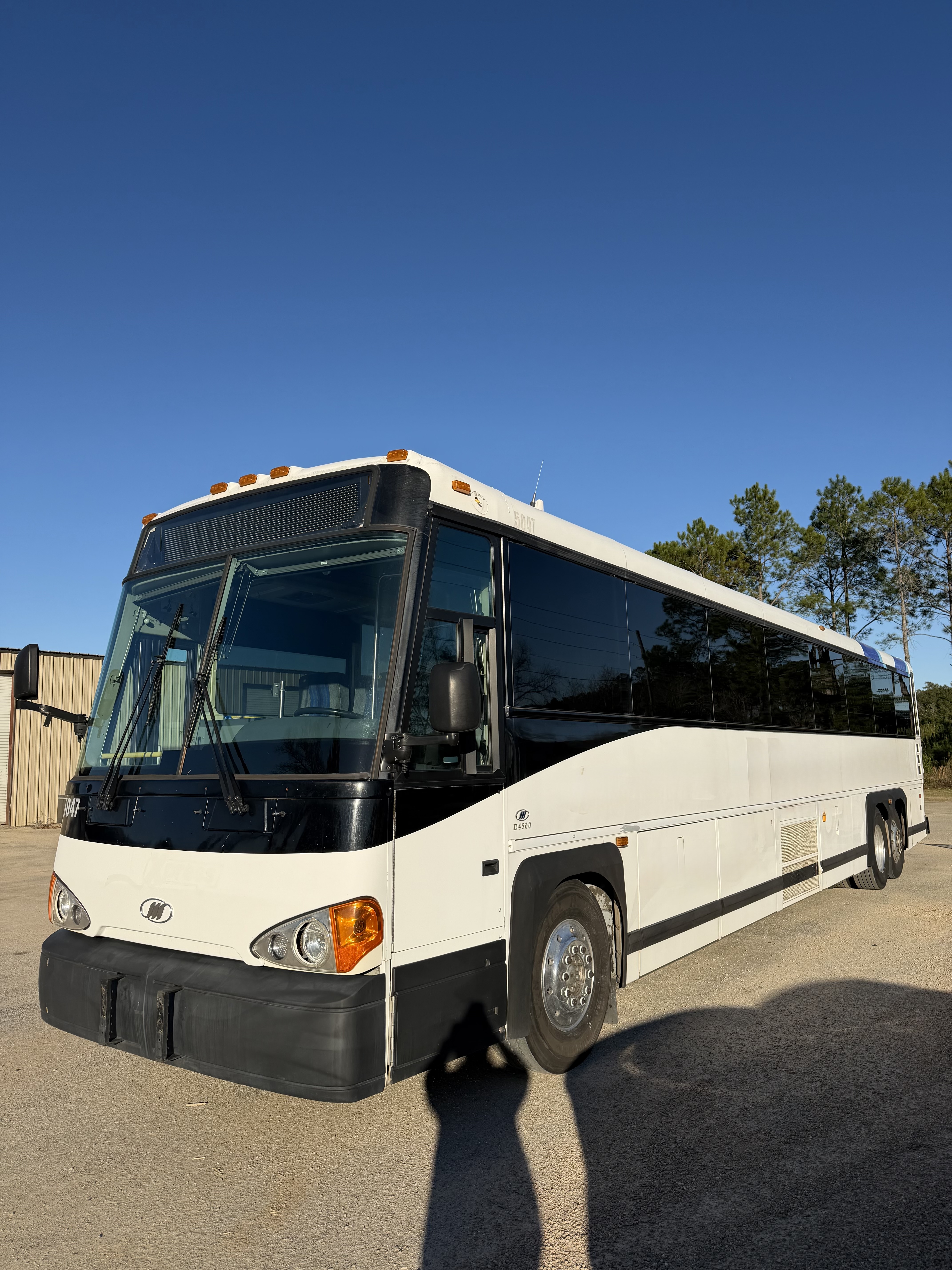 2011 MCI J4500 in Bainbridge, GA