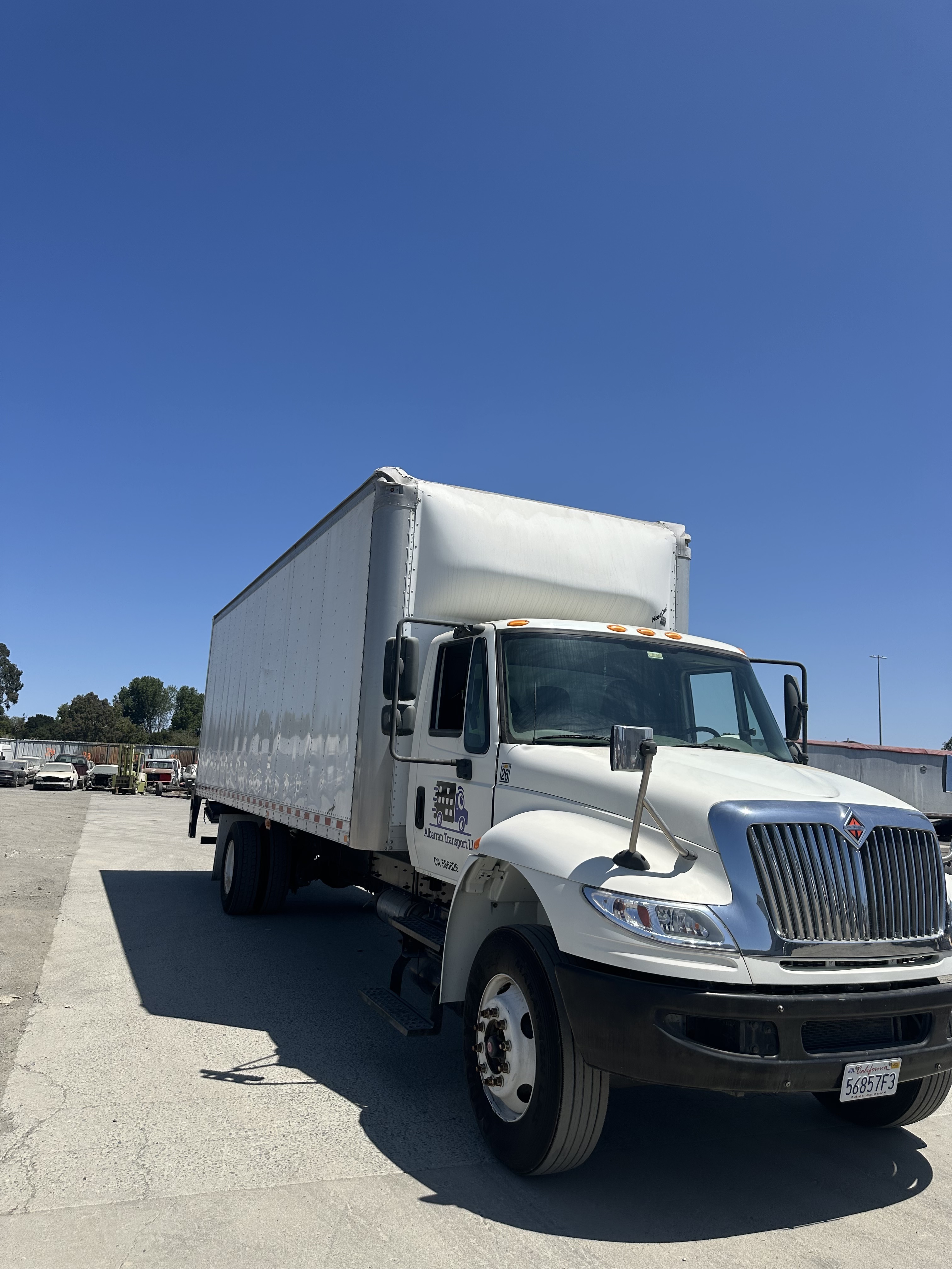 2016 INTERNATIONAL 4300 in San Pablo, CA