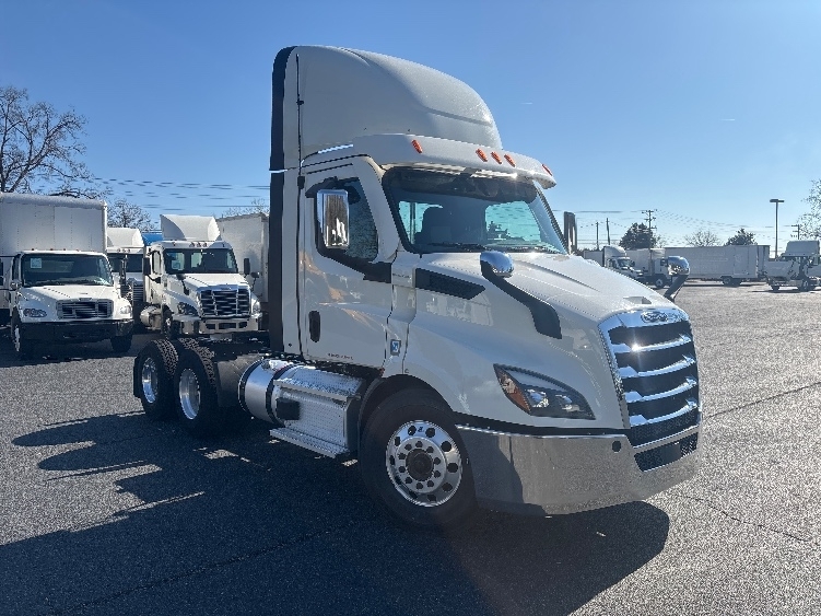 2021 FREIGHTLINER CASCADIA 116 in Concord, NC
