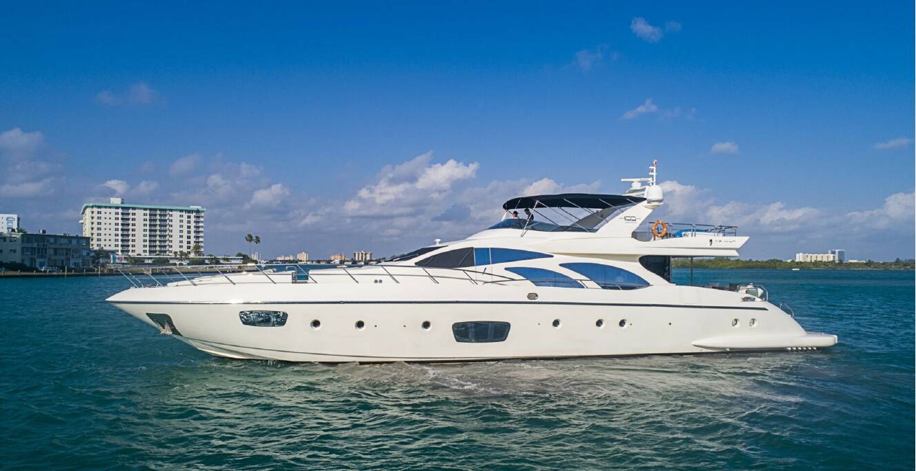 A photo of this 2010 Azimut Leonardo
