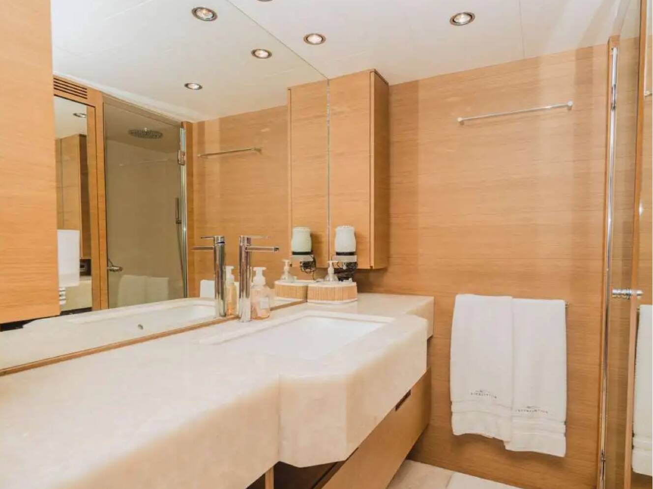 A photo of this 2010 Azimut Leonardo