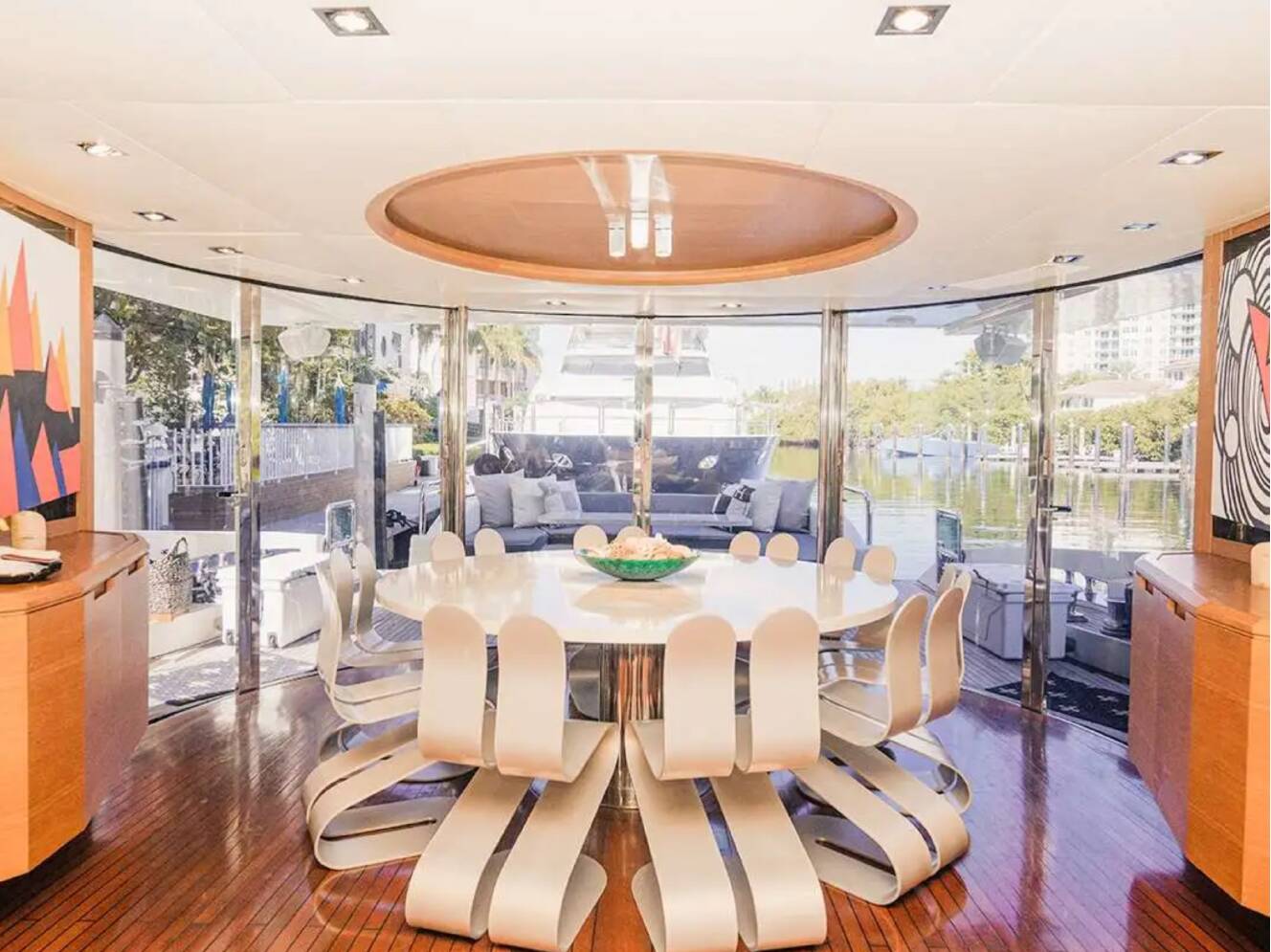 A photo of this 2010 Azimut Leonardo