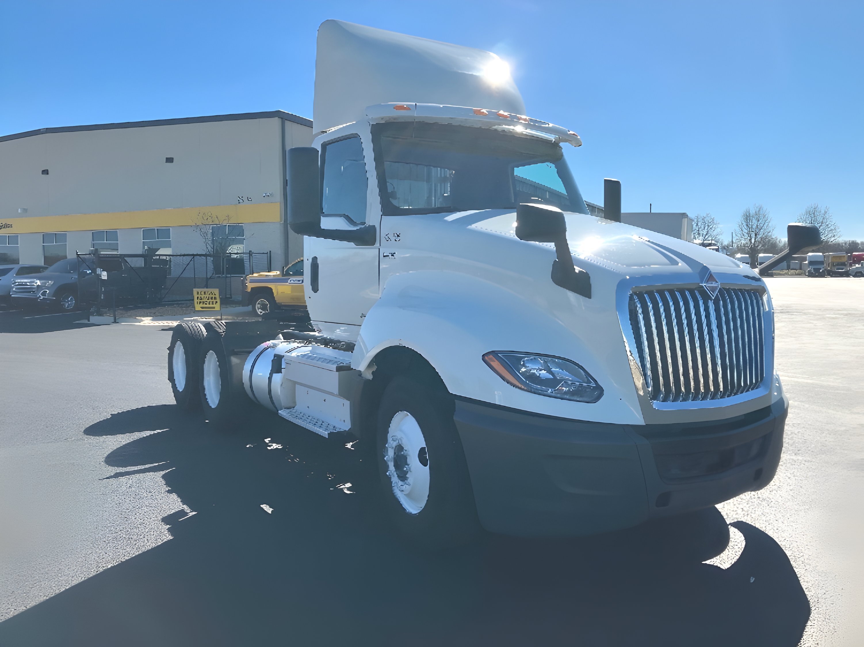 2019 INTERNATIONAL LT625 in Madison, AL