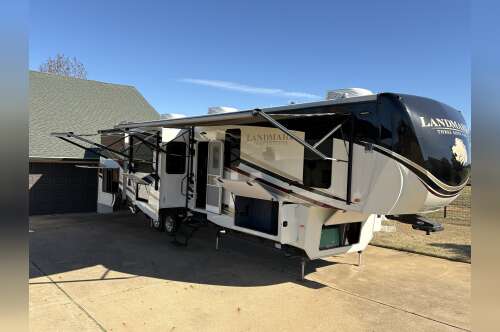 2016 Heartland LANDMARK 365 LM CHARLESTON in ballard TX