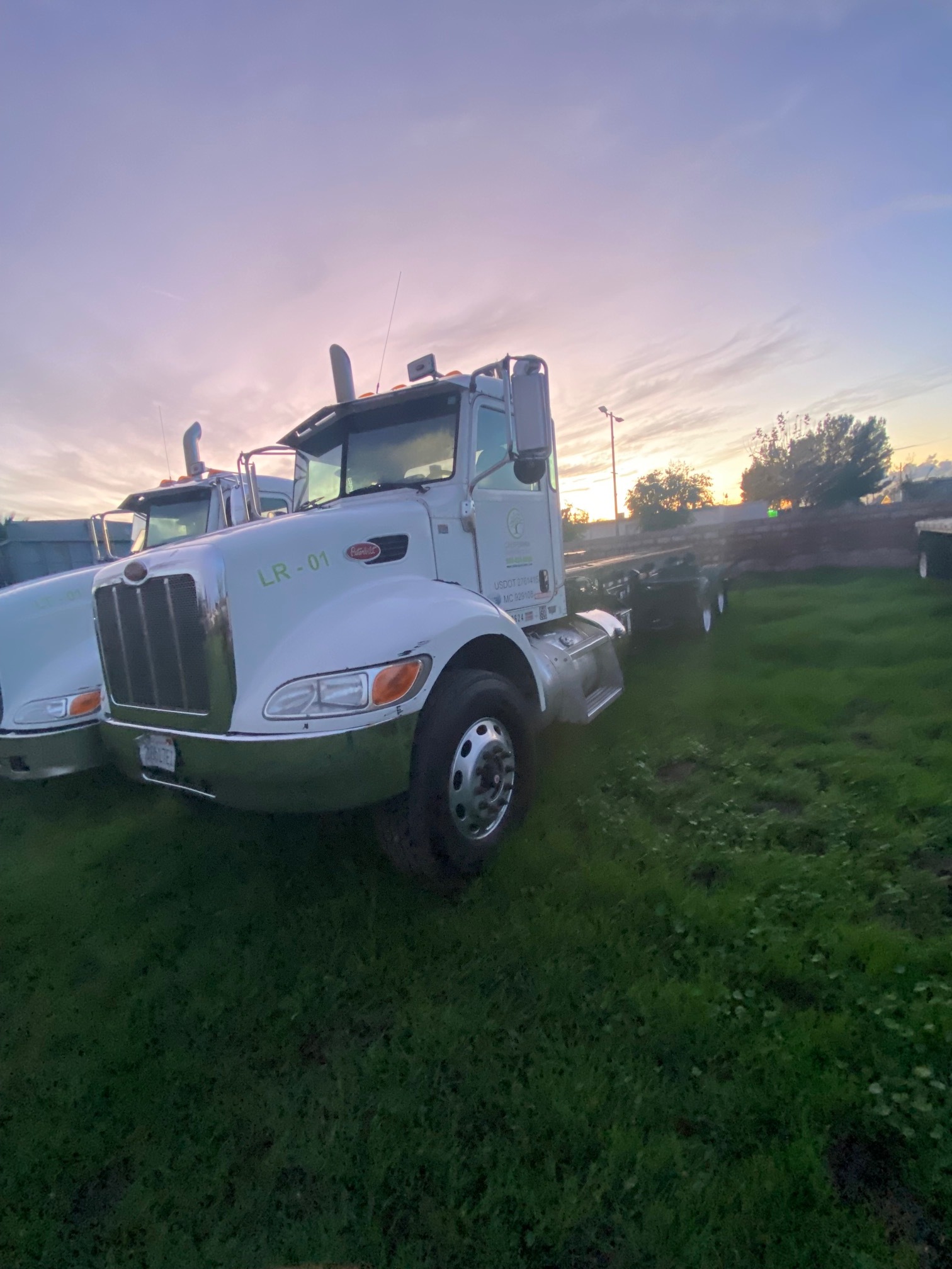 2012 PETERBILT 348 in Fontana, CA