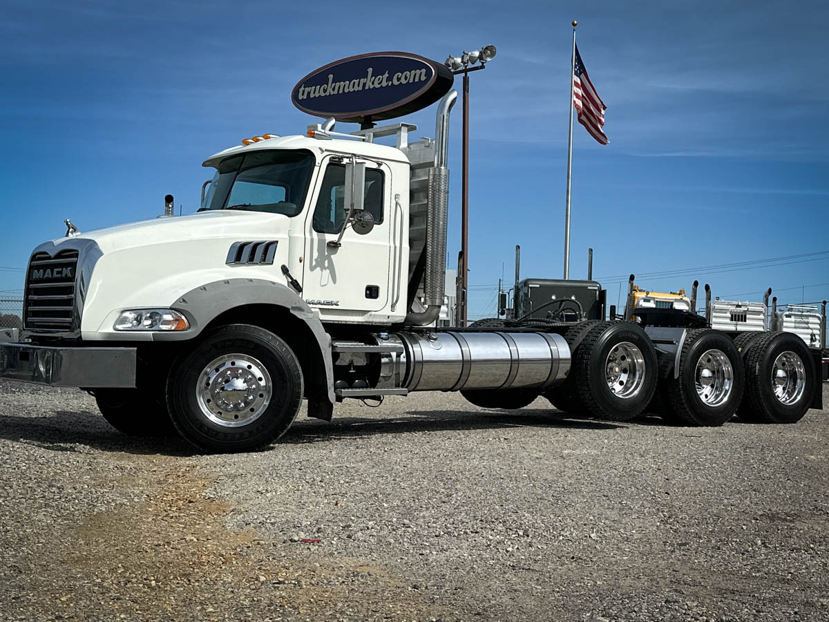 2012 MACK GU813 in Olive Branch, MS