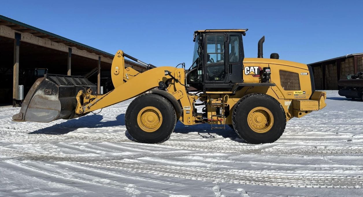 2021 CATERPILLAR 938M in Morenci, MI