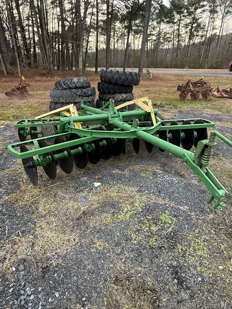 JOHN DEERE 10ft Disc Harrow in Accomac, VA
