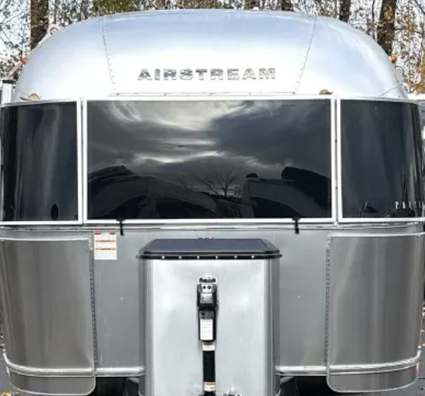 2023 Airstream POTTERY BARN SPECIAL EDITION 28RB in royal oaks CA