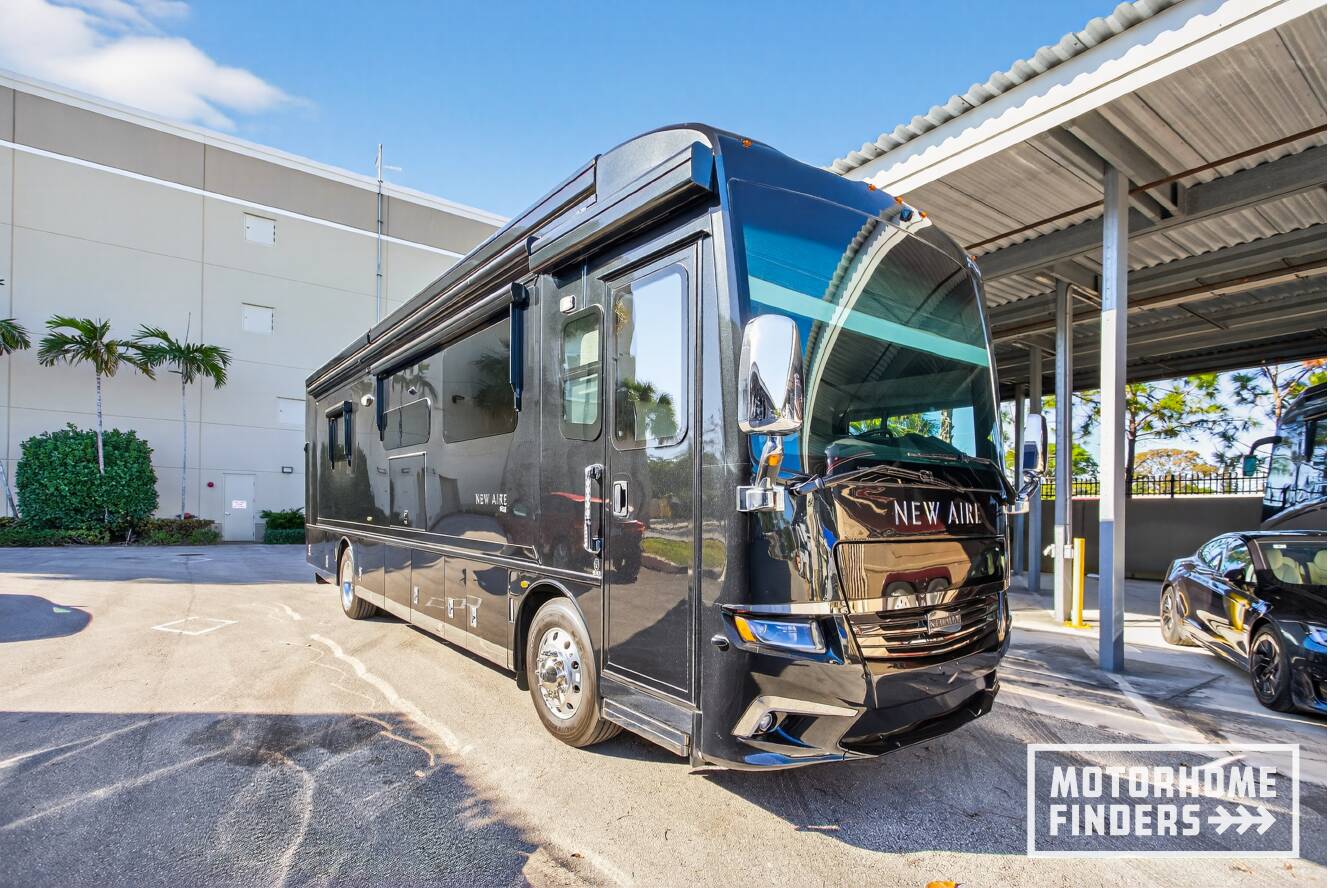 A photo of this 2021 Newmar NEW AIRE 3543