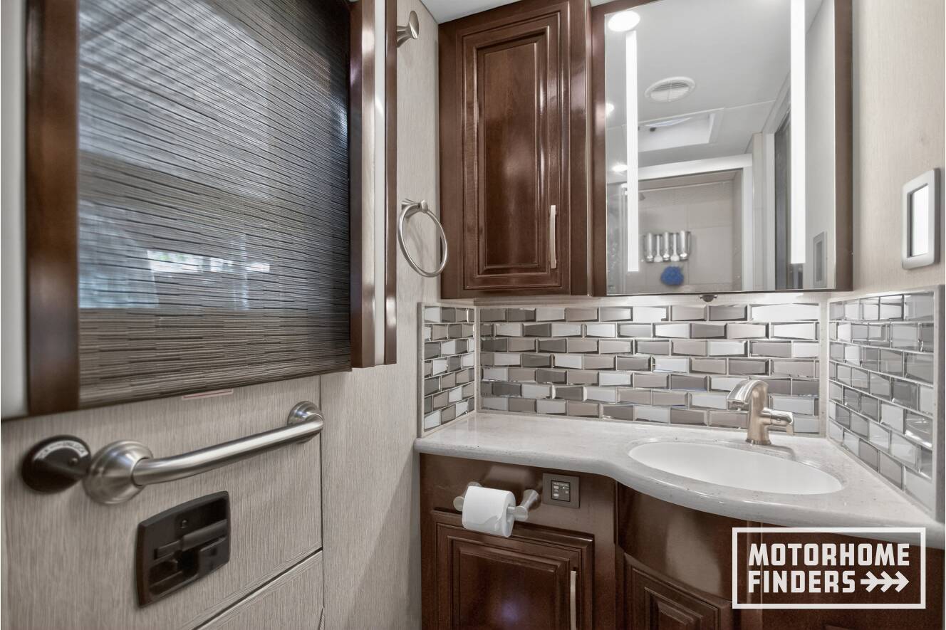 A photo of this 2021 Newmar NEW AIRE 3543