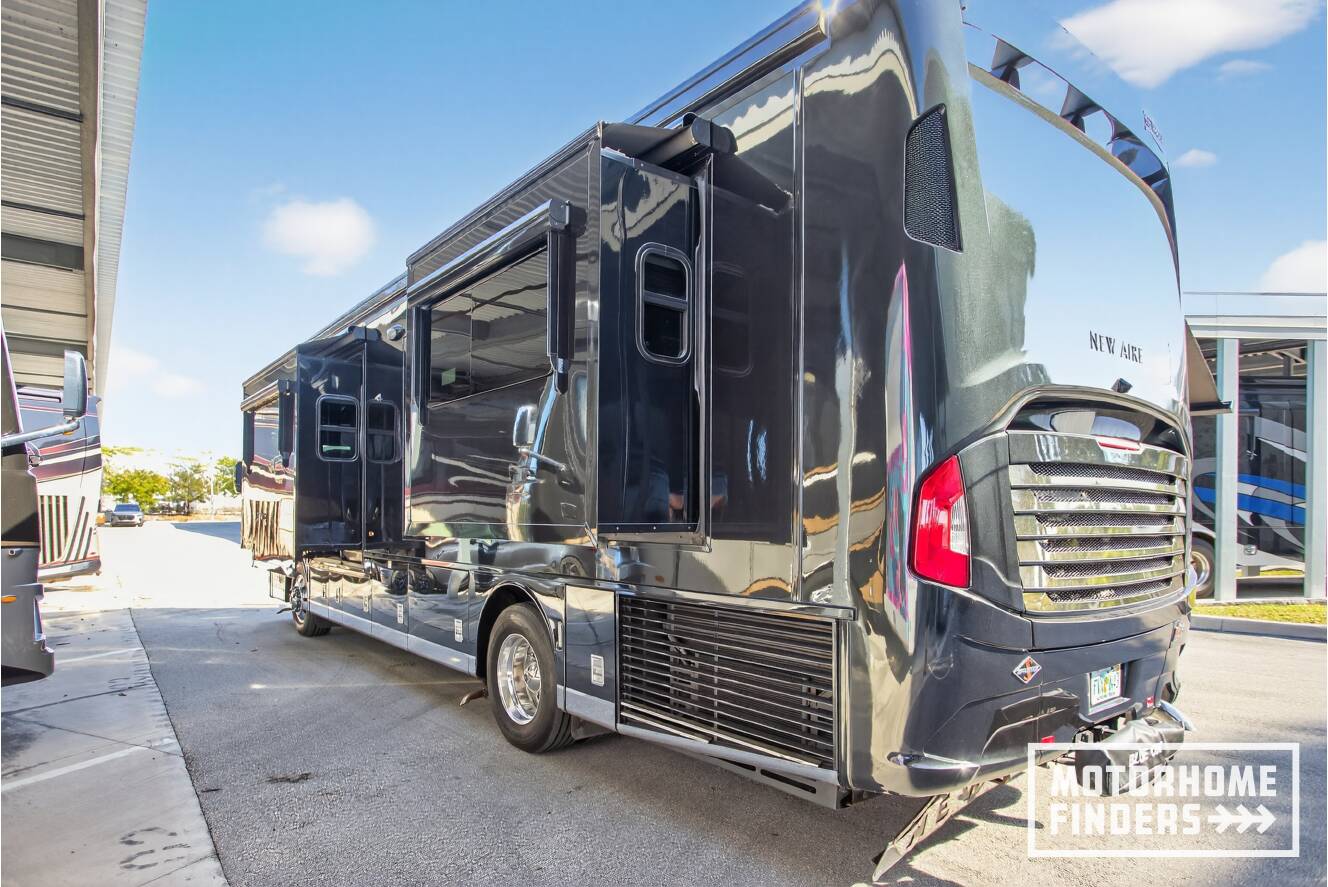 A photo of this 2021 Newmar NEW AIRE 3543