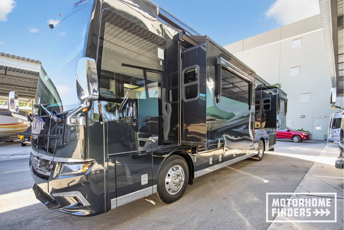 A photo of this 2021 Newmar NEW AIRE 3543
