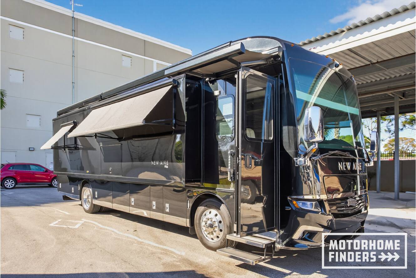 A photo of this 2021 Newmar NEW AIRE 3543