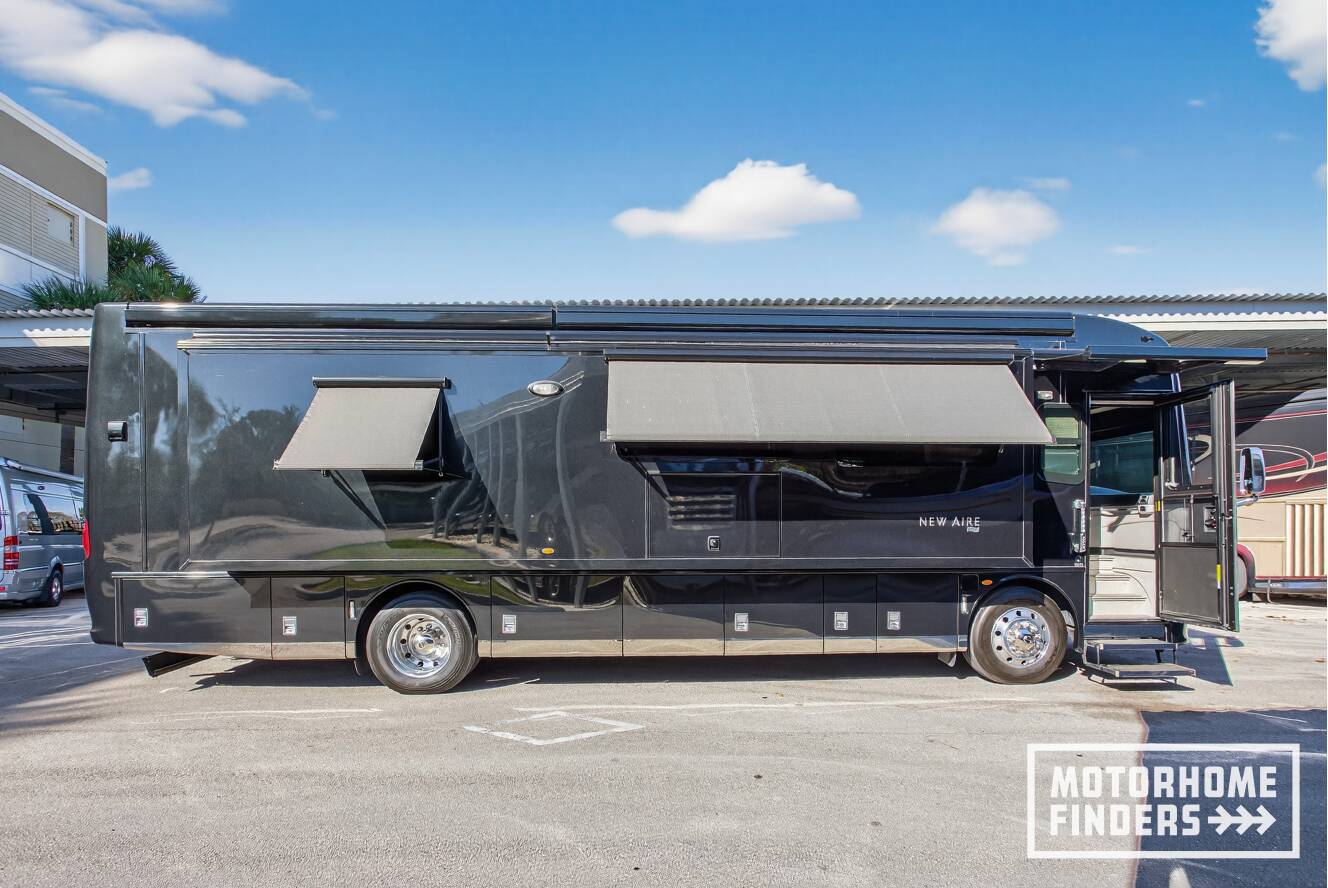 A photo of this 2021 Newmar NEW AIRE 3543
