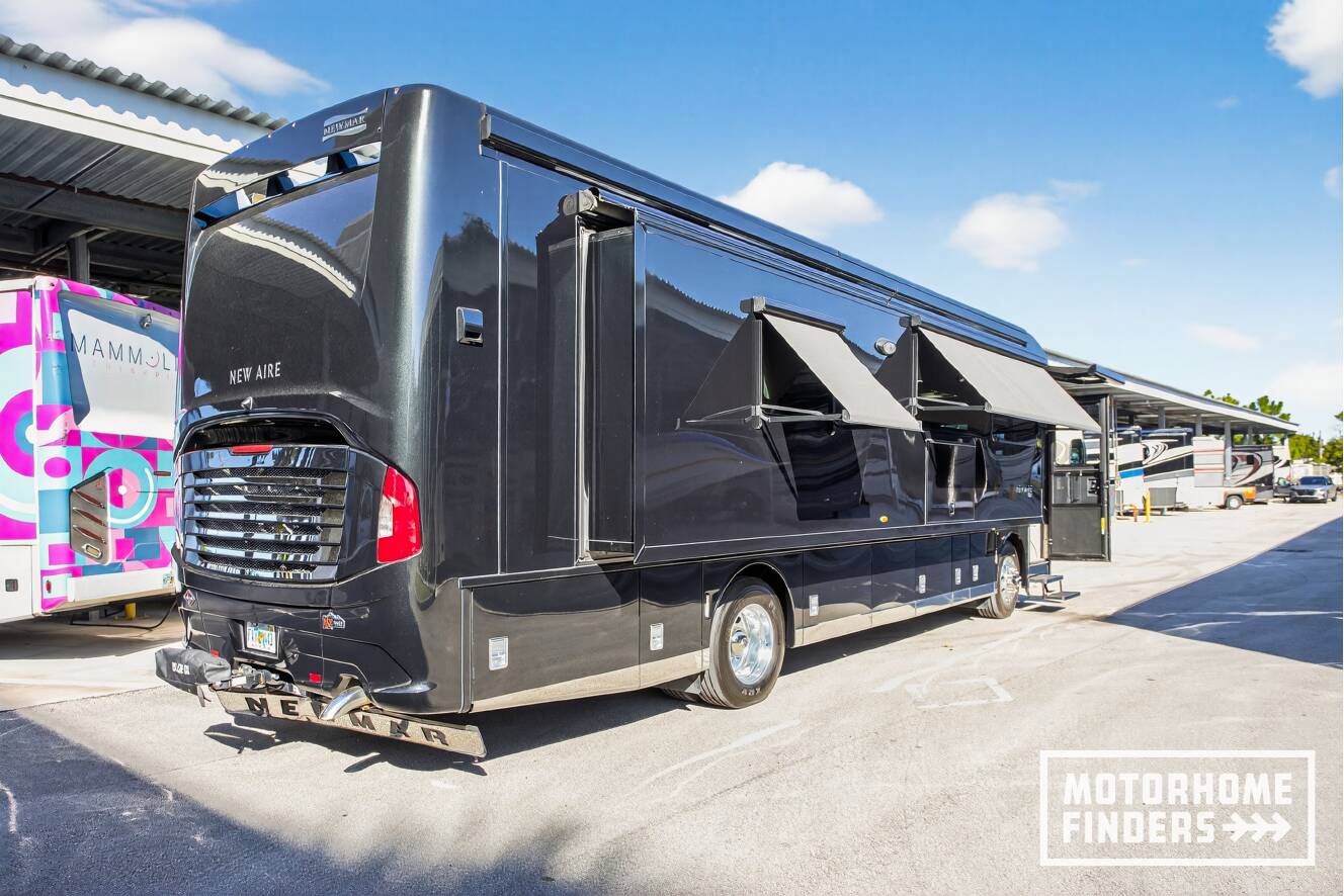 A photo of this 2021 Newmar NEW AIRE 3543
