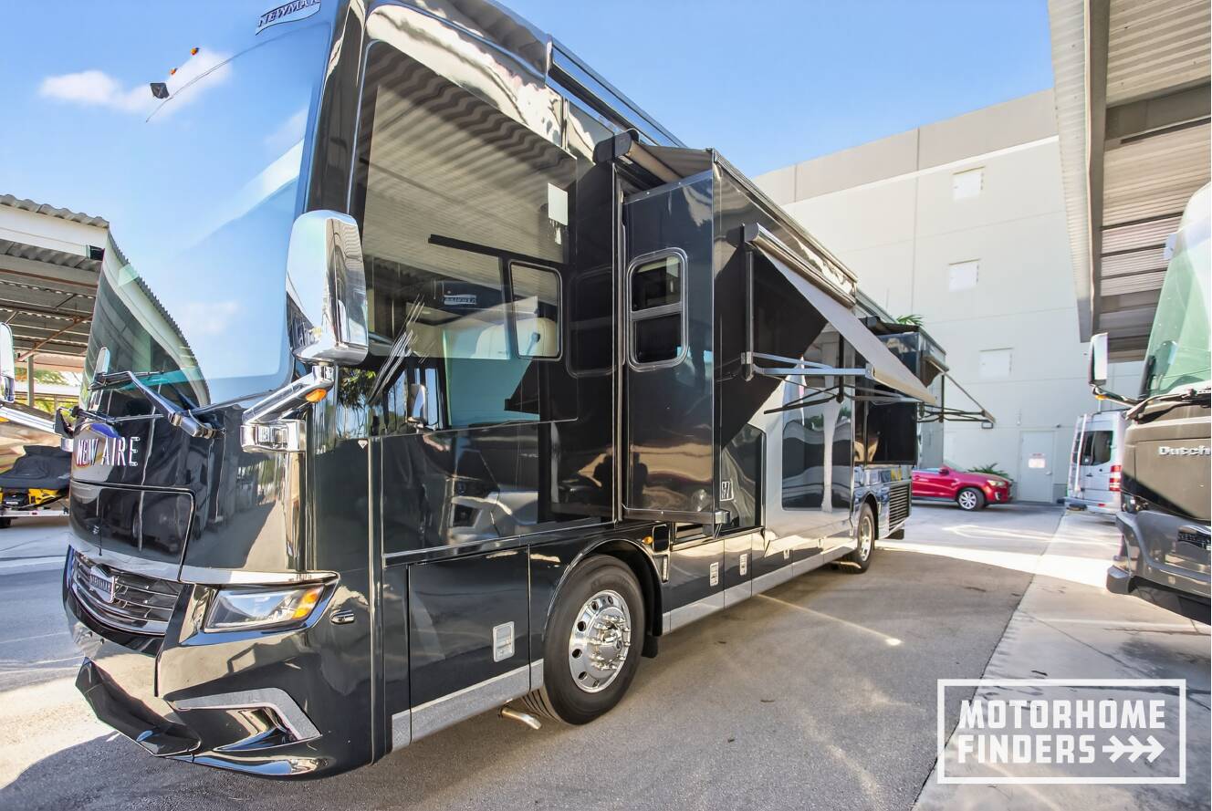 A photo of this 2021 Newmar NEW AIRE 3543