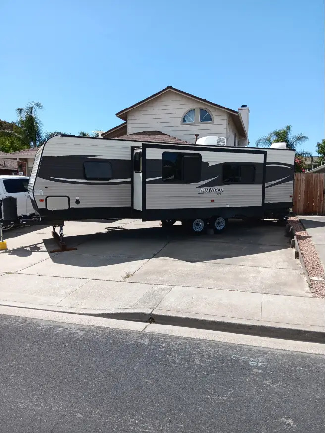 2018 Forest River AVENGER 27DBS in oakley CA