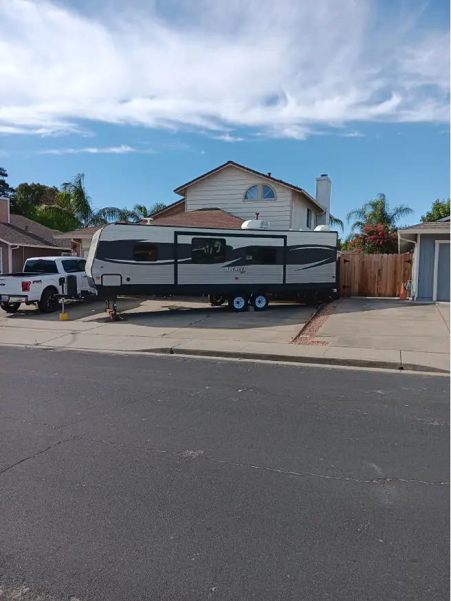 2018 Forest River AVENGER 27DBS in oakley CA