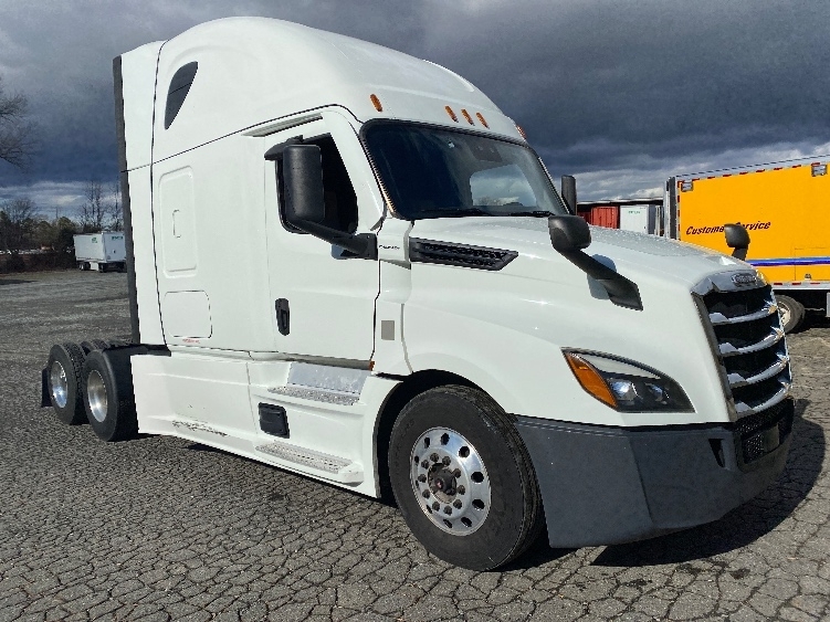 2021 FREIGHTLINER CASCADIA 126 in Charlotte, NC