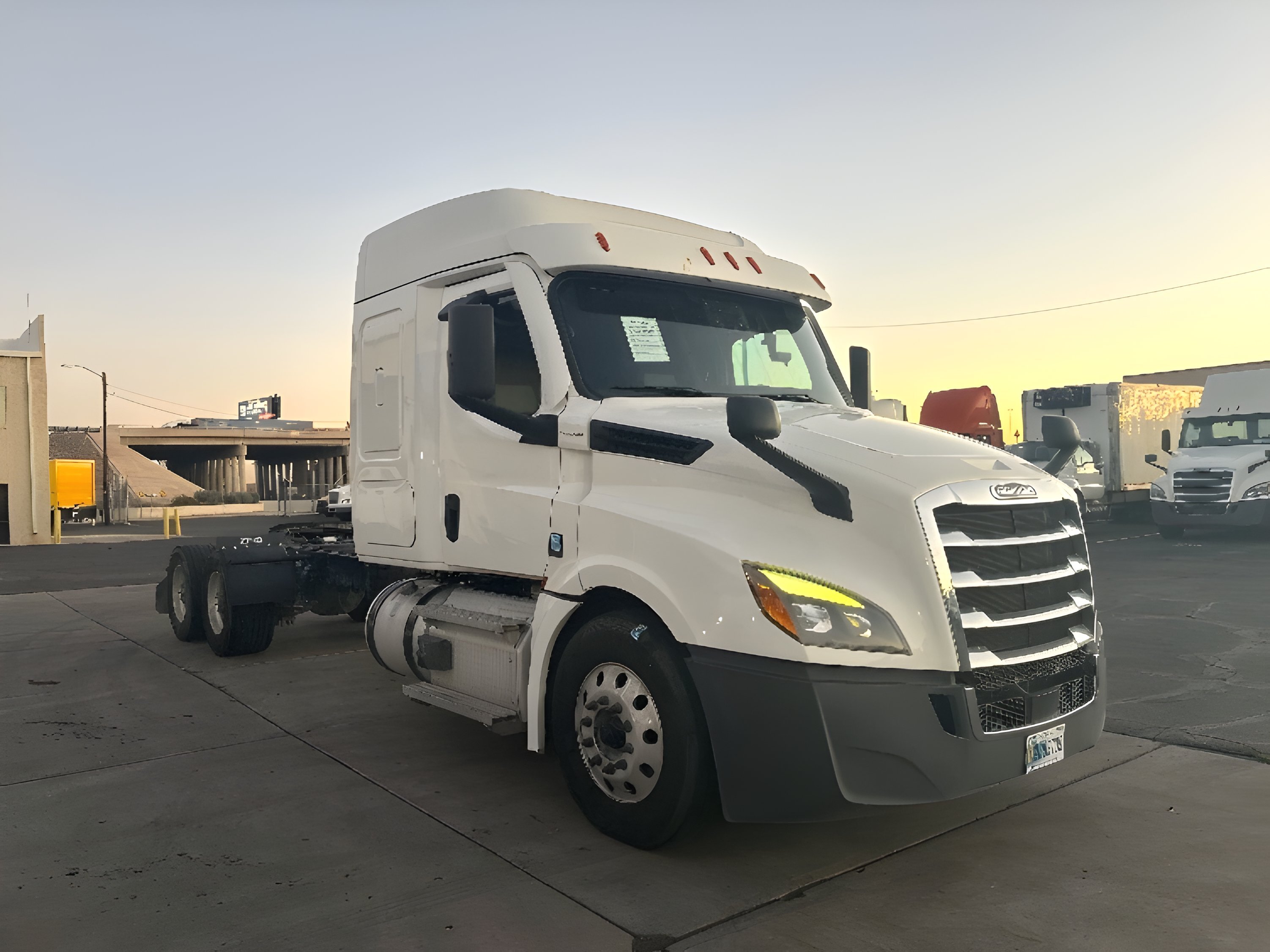 2020 FREIGHTLINER CASCADIA 126 in Phoenix, AZ