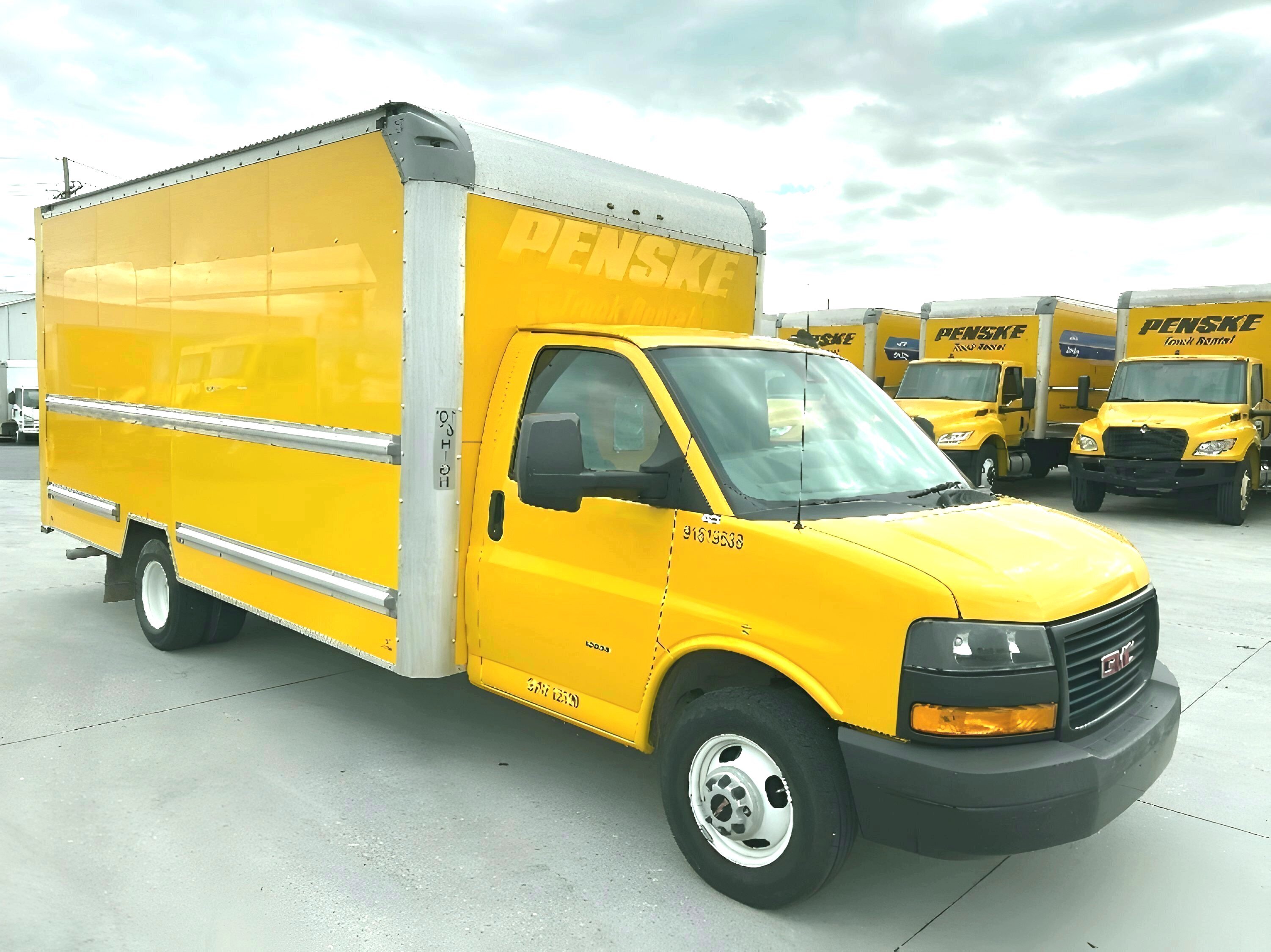 2021 GMC SAVANA in Harahan, LA