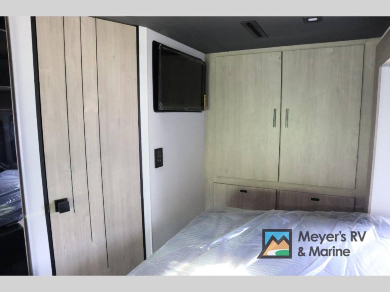 A photo of this 2026 Grand Design Lineage Series M 25FW