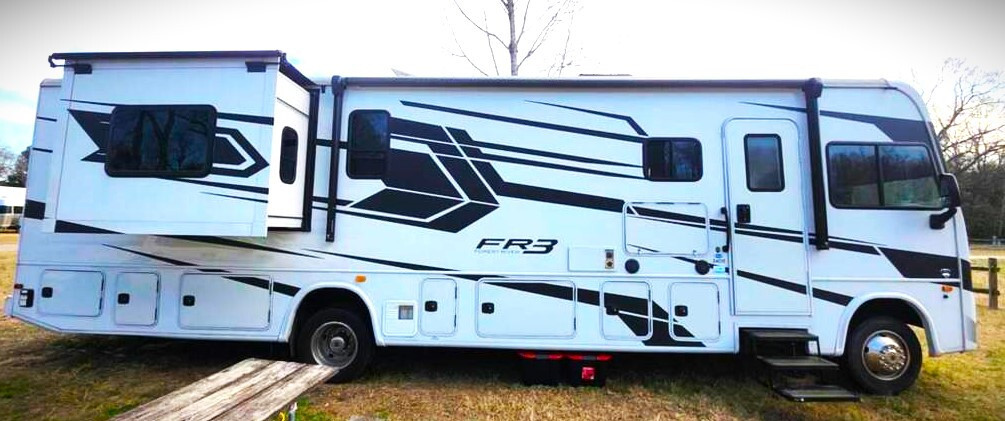 2022 Forest River FR3 34DS in middle point OH