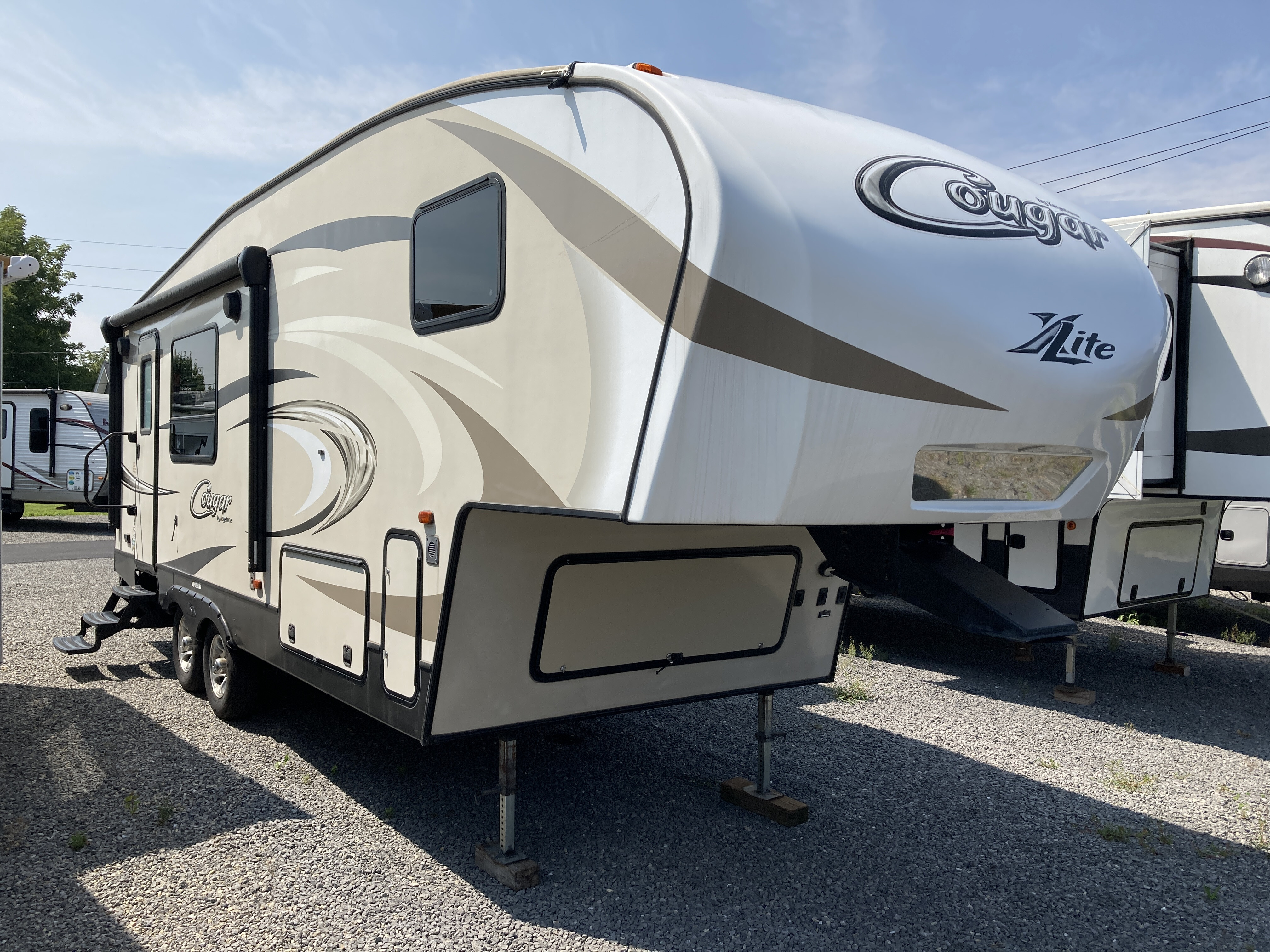 2017 Keystone Cougar X-Lite 25RKS in west milton PA