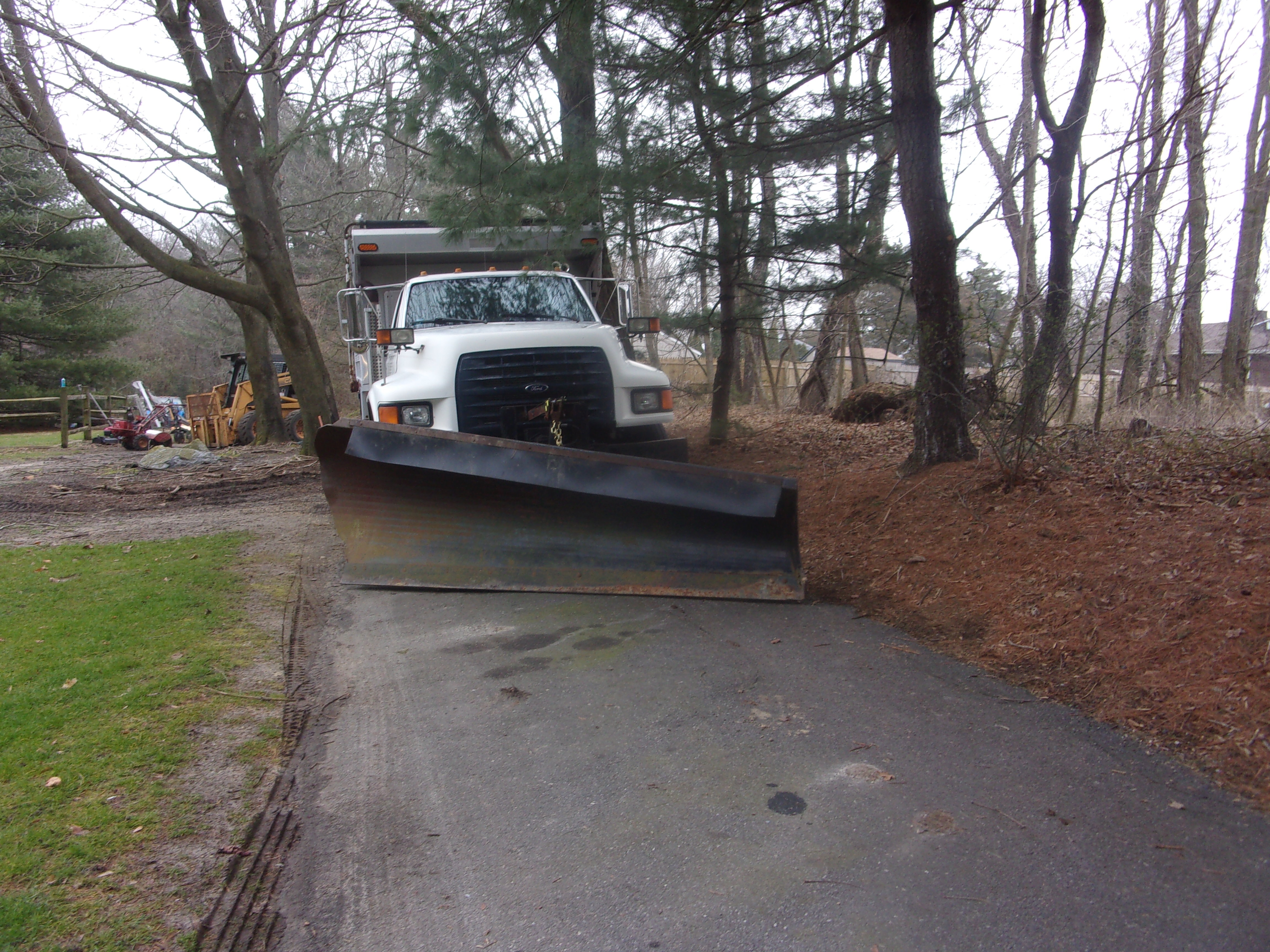 1998 FORD F800 in Mullica Hill, NJ