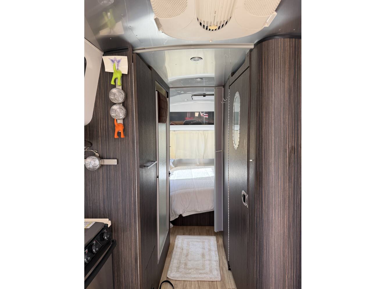 A photo of this 2014 Airstream INTERNATIONAL SIGNATURE 25RBT
