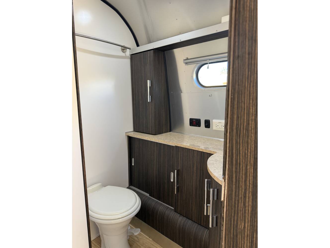 A photo of this 2014 Airstream INTERNATIONAL SIGNATURE 25RBT