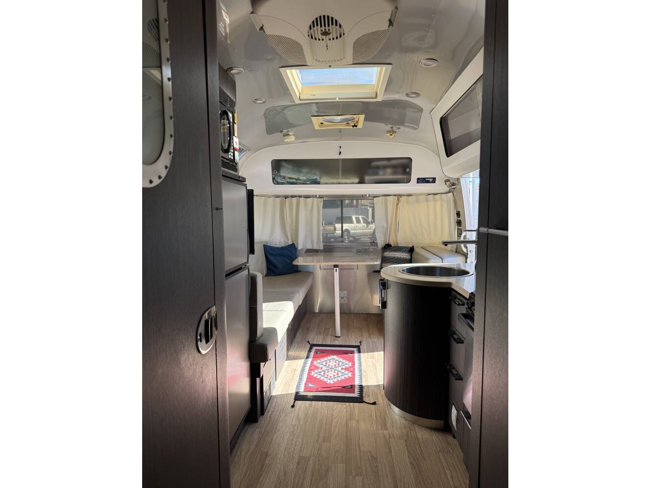 A photo of this 2014 Airstream INTERNATIONAL SIGNATURE 25RBT