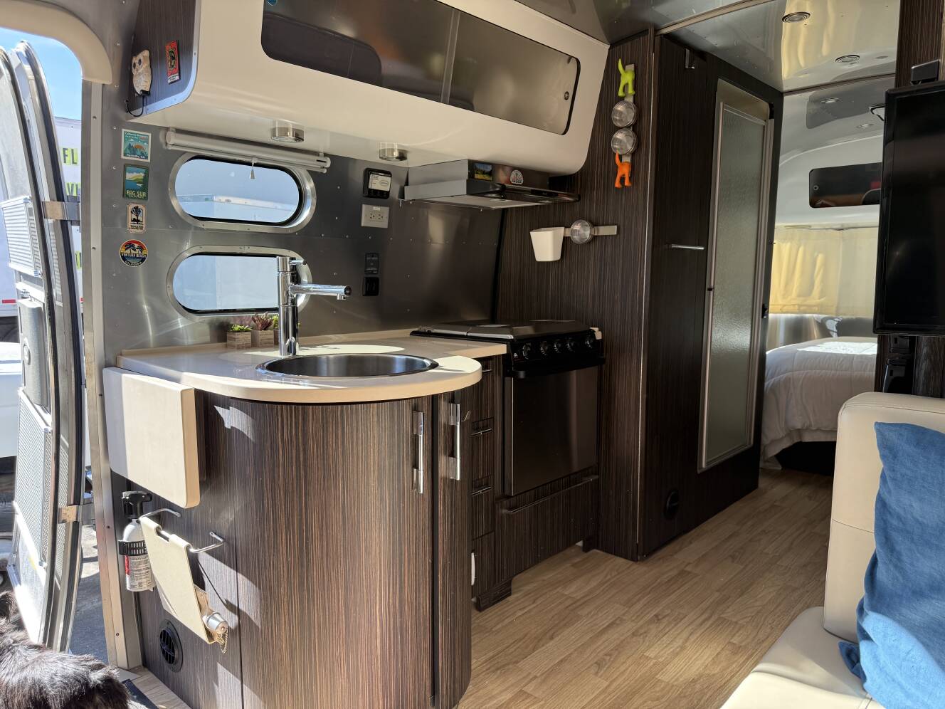 A photo of this 2014 Airstream INTERNATIONAL SIGNATURE 25RBT