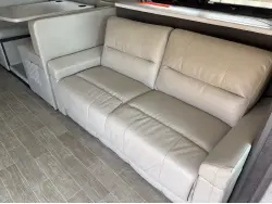 2021 THOR MOTOR COACH MIRAMAR 35 2