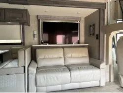 2021 THOR MOTOR COACH MIRAMAR 35 2