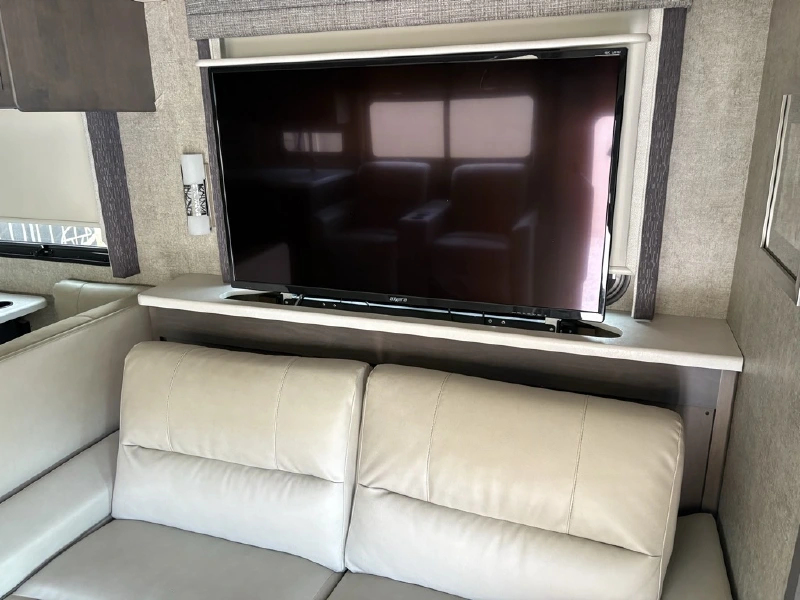 2021 THOR MOTOR COACH MIRAMAR 35 2