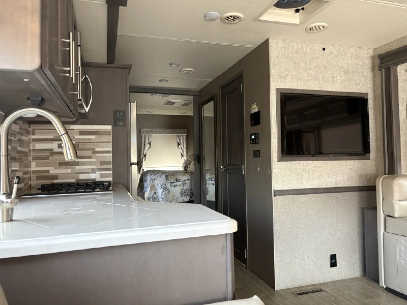 2021 THOR MOTOR COACH MIRAMAR 35 2